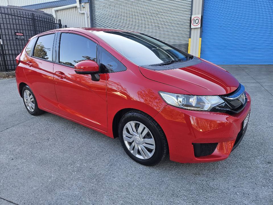 2015 Honda jazz vtec automatic low kms2.jpg